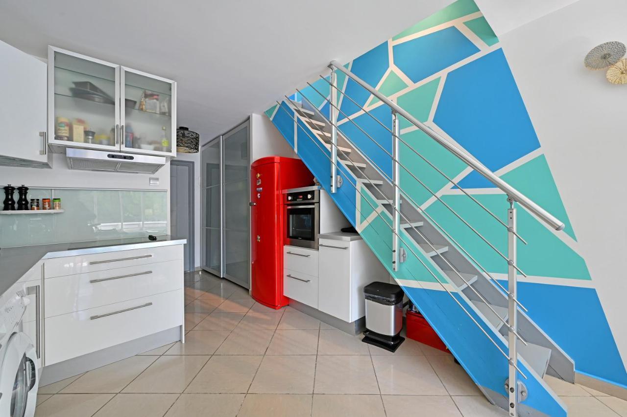 T3 de 45 m2 avec terrasse - Entièrement climatisé - 2 chambres - 400m de la plage - résidence avec piscine Le Grau-du-Roi Extérieur photo